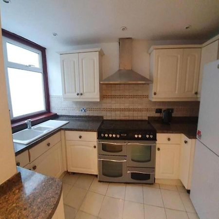 Oyo Timi Holiday Homes London Eksteriør billede