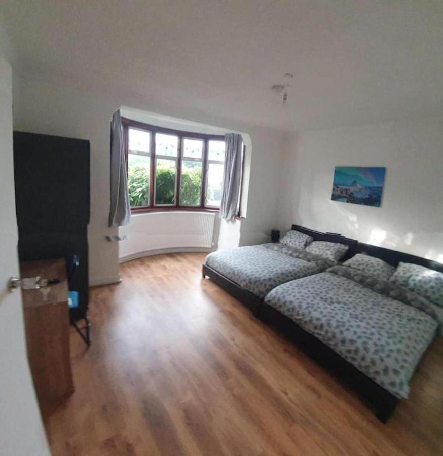 Oyo Timi Holiday Homes London Eksteriør billede