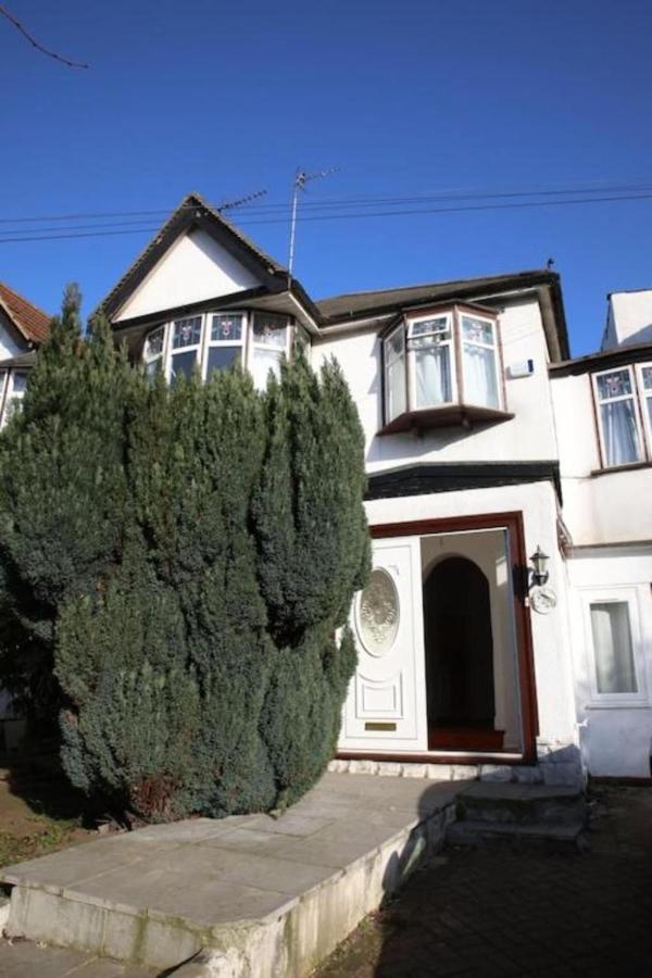 Oyo Timi Holiday Homes London Eksteriør billede