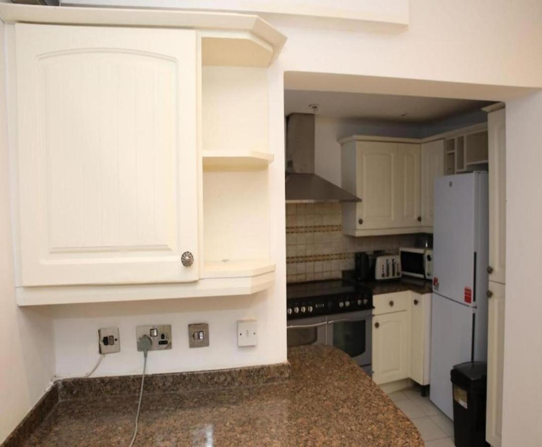 Oyo Timi Holiday Homes London Eksteriør billede