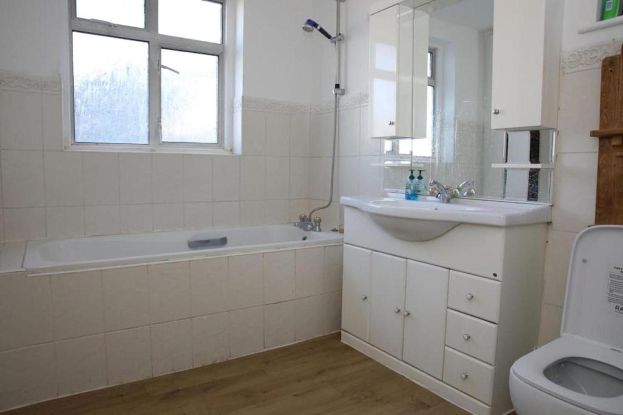 Oyo Timi Holiday Homes London Eksteriør billede